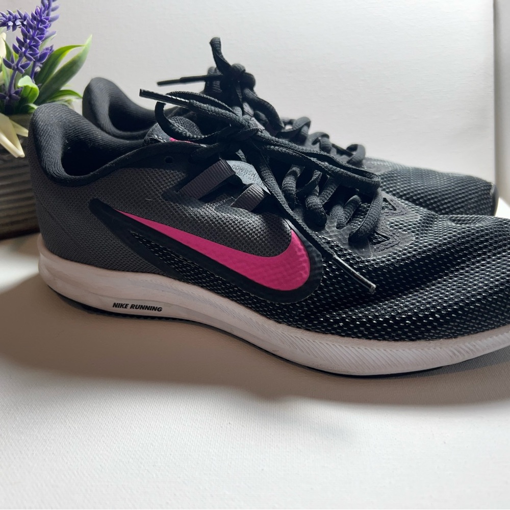 NIKE DOWNSHIFTER tennis shoes, size 7 1/2